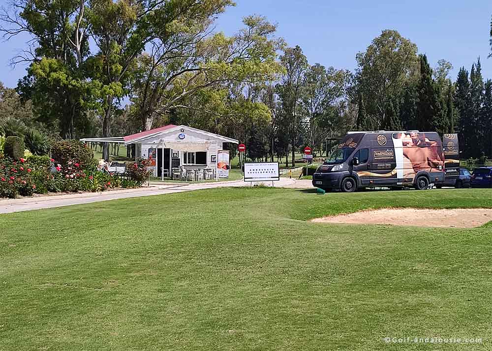 Bar de cette académie pour les stages de golf Costa del Sol